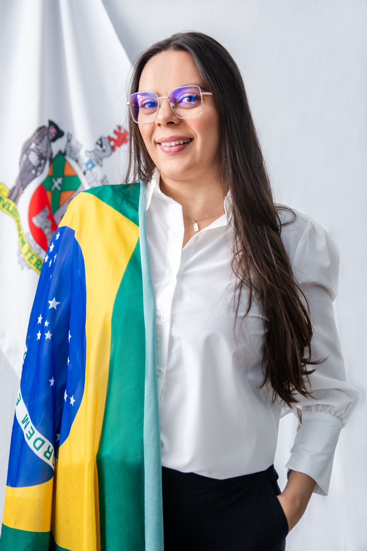 Nina Braga com a bandeira do Brasil